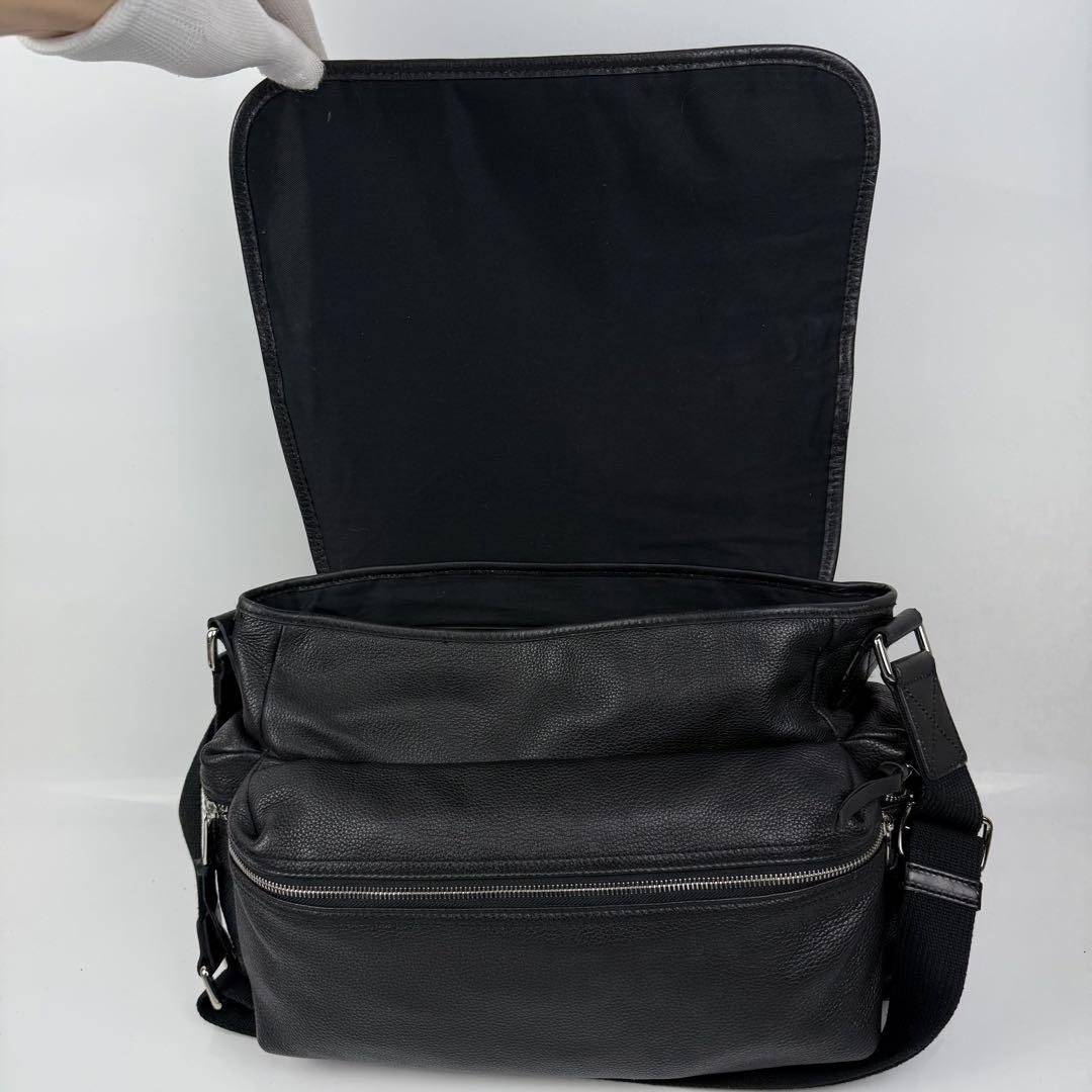 【A4可/美品】ドルチェ&ガッバーナ ロゴプレート ショルダーバッグ シボ革 黒