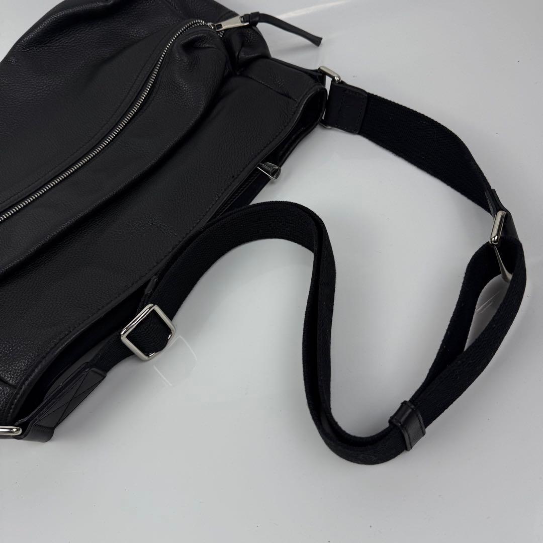 【A4可/美品】ドルチェ&ガッバーナ ロゴプレート ショルダーバッグ シボ革 黒