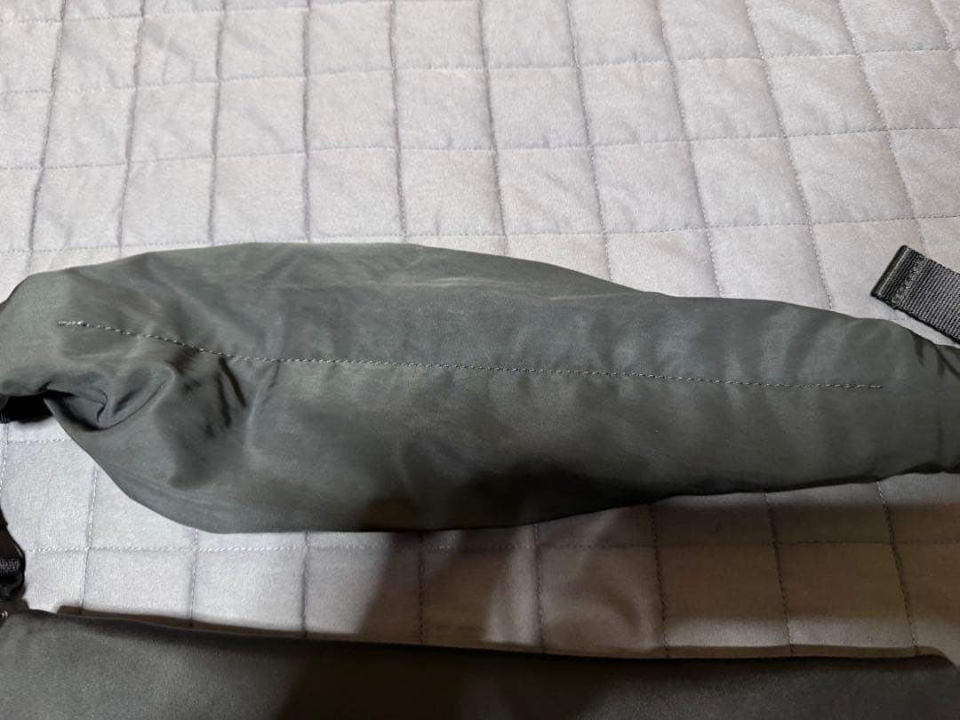 バッグ cote&ciel Hala S Sleek Black/Yellow