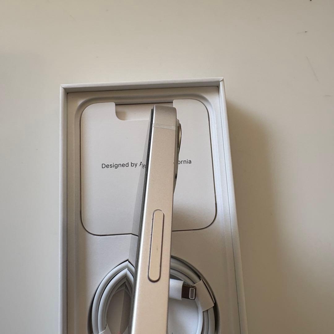 Apple iPhone 13 128GB スターライト