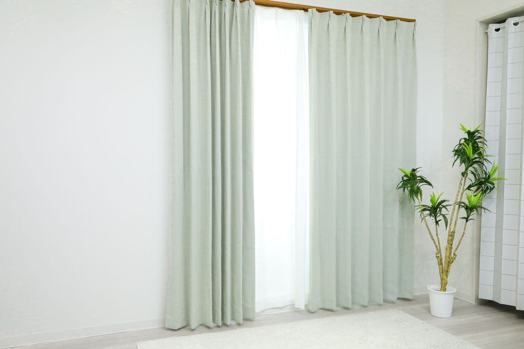 ふぐた　1級遮光防炎カーテン　IV 19枚