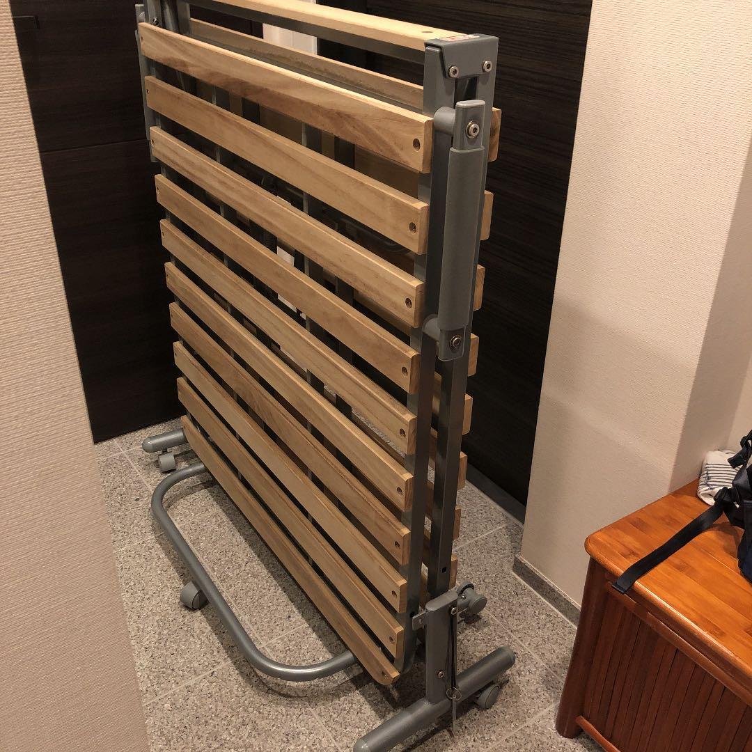 折りたたみ式ベッド