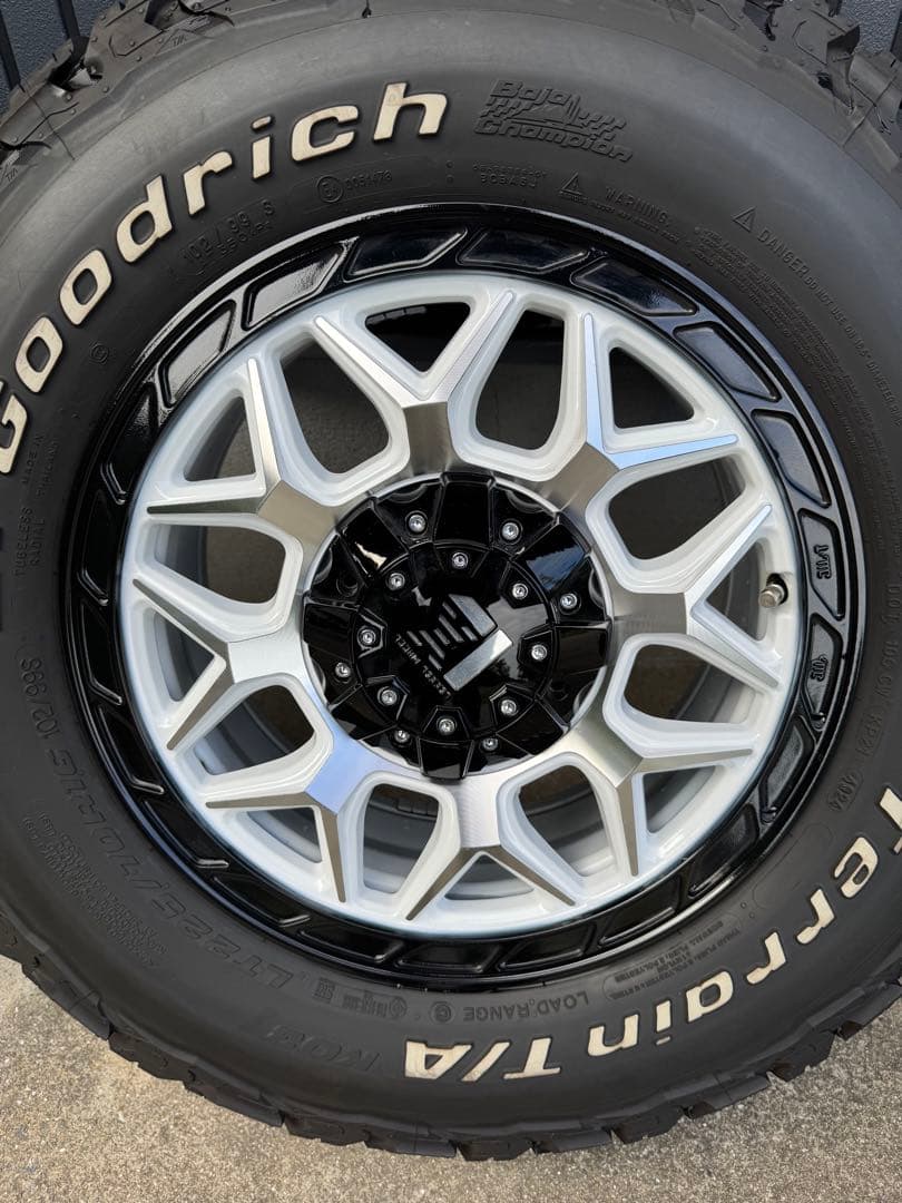 BFGoodrich LT225/70R16 タイヤホイールセット