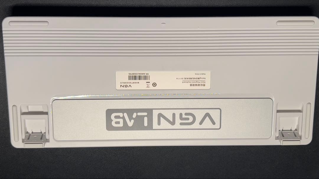 VGN Neon Ultra White ゲーミングキーボード