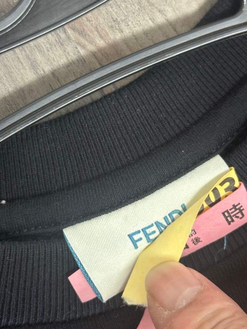 美品！FENDIキッズ Tシャツ サイズ12A