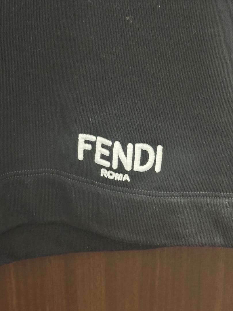 美品！FENDIキッズ Tシャツ サイズ12A