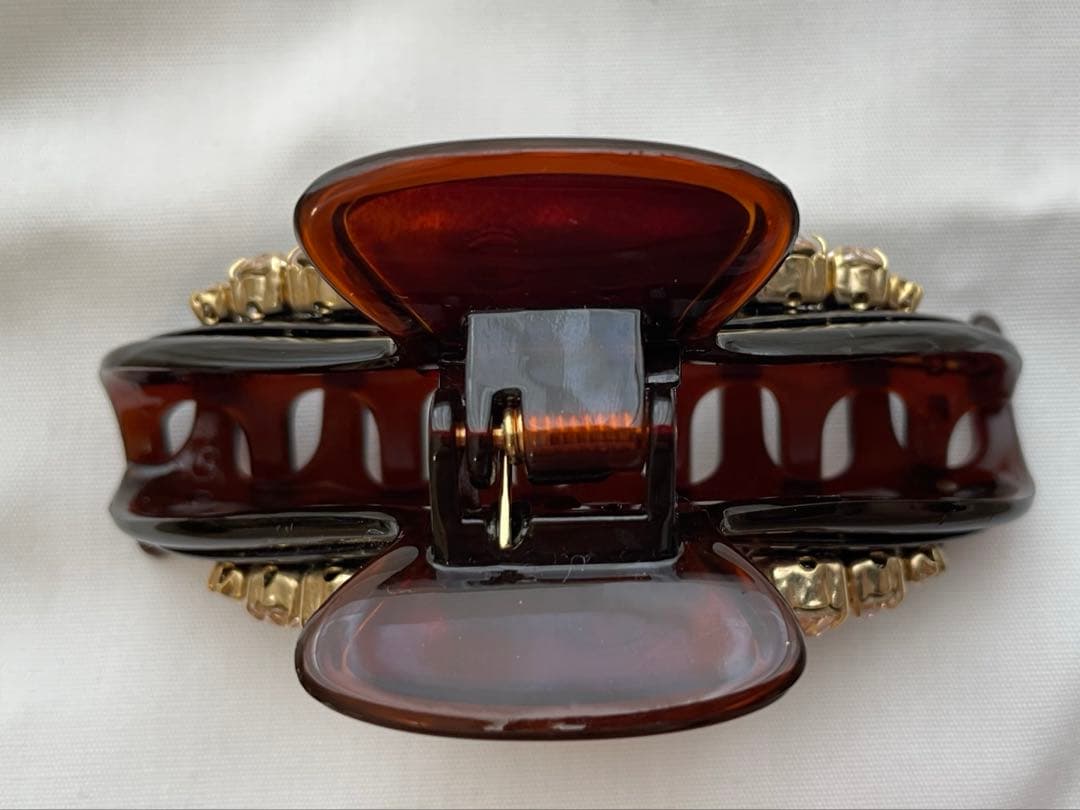 コンプレックスビズ　バンスクリップ　ピュアシャインライトベージュ