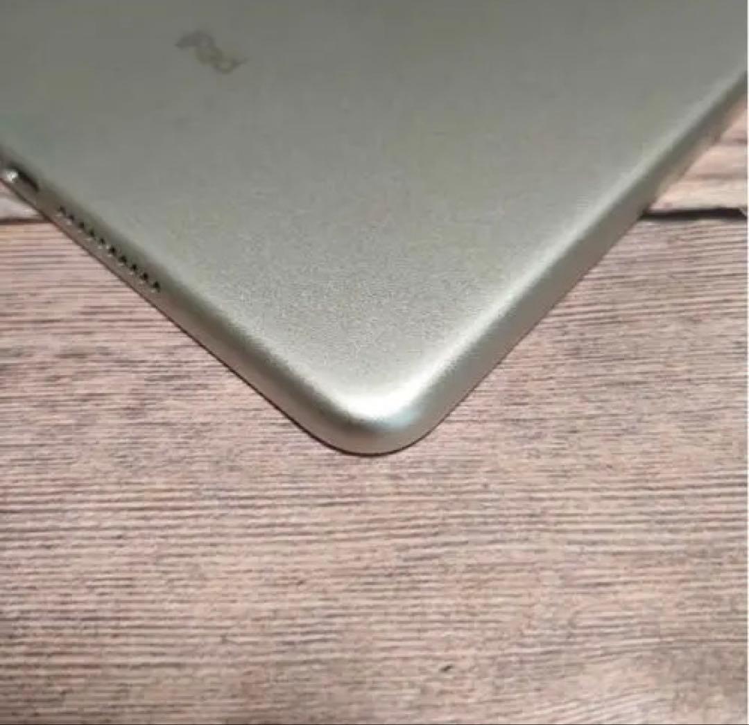 iPad mini4 第4世代 シルバー 128GB SIMフリー 美品