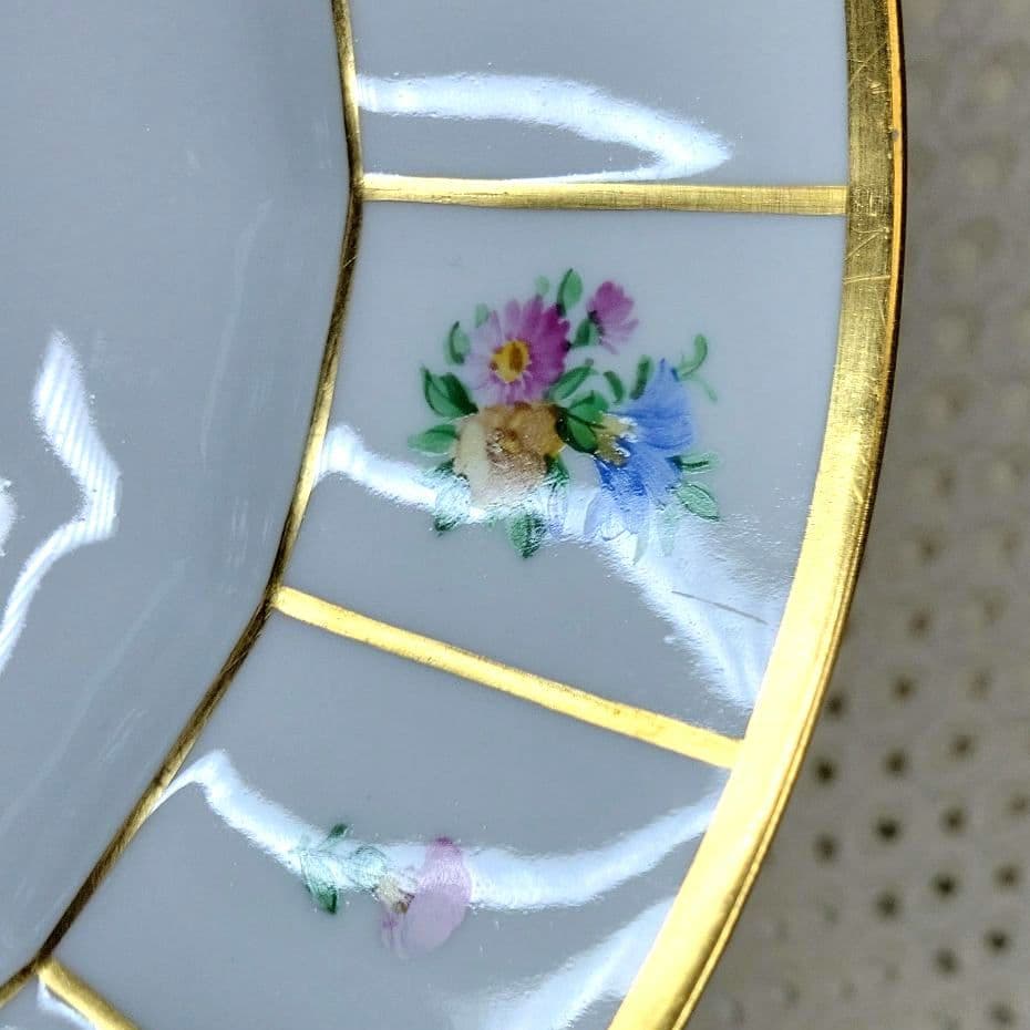 ロイヤルコペンハーゲン　ヘンリエッテ２６センチプレート１枚　です。