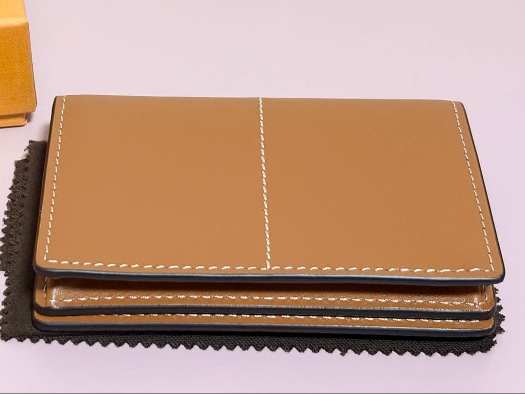 TOD'S　トッズ　ステッチ　カードケース　名刺入れ　ブラウン