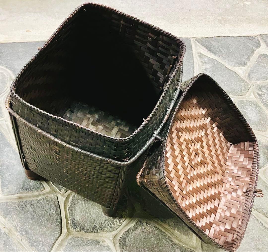 高級アンティーク品 古道具 タイ〜ラオス 竹製編み籠 蓋・脚付カゴ 大きめ