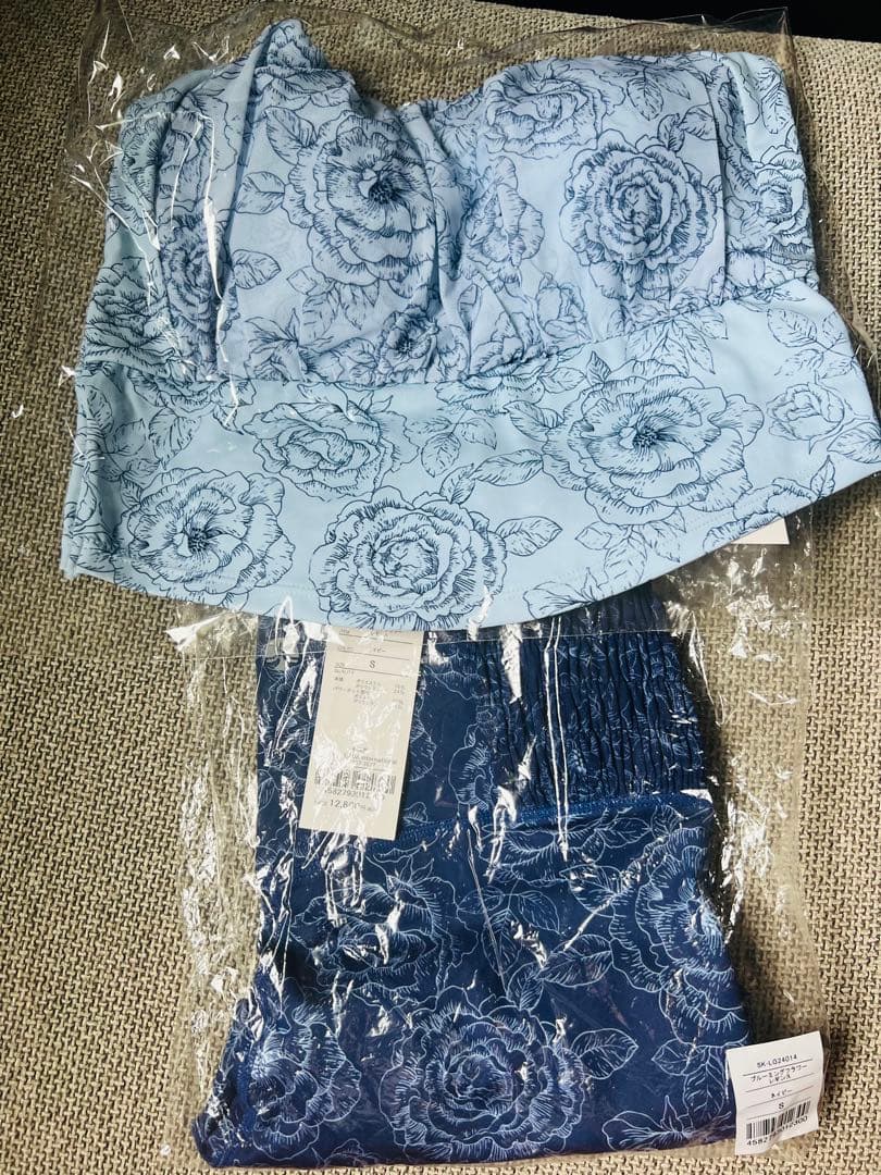 【新品】SUKALA スカーラ　ブルーミングフラワー　ヨガウェア 上下セット S