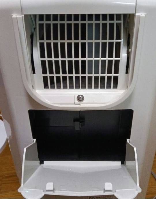 CORONAどこでもクーラー衣類乾燥除湿機。 2016年製。