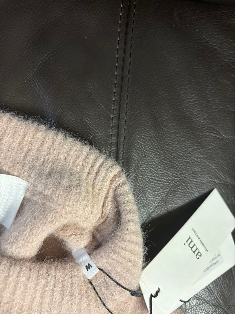 アミパリス　AMI PARIS ニット　セーター　タグ付き未使用　ピンクベージュ
