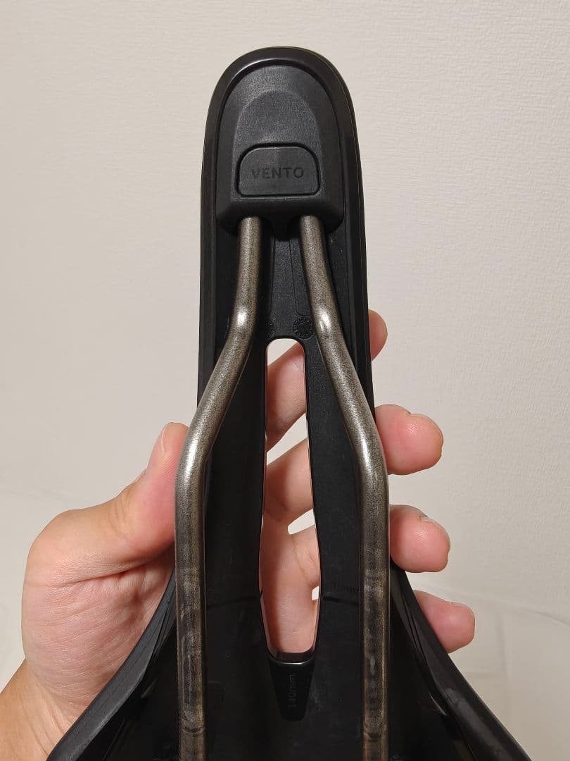 Fizik Vento Antares R3 サドル R3 140mm