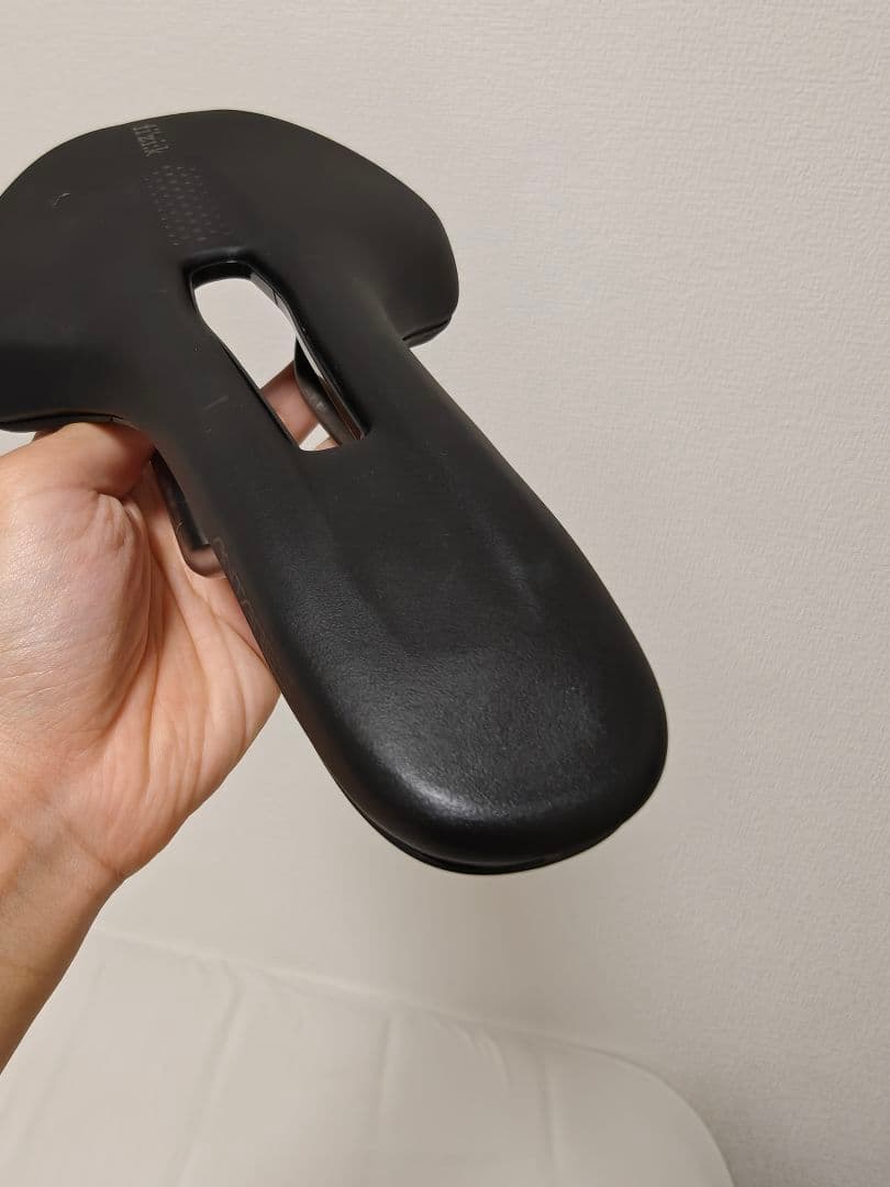 Fizik Vento Antares R3 サドル R3 140mm