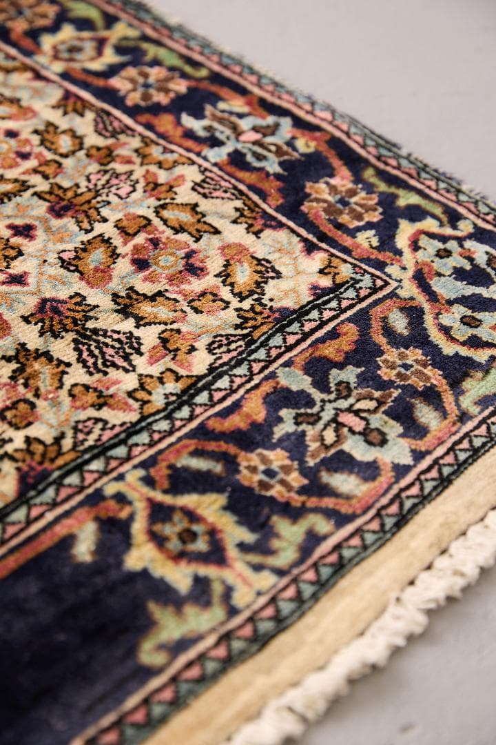 ヴィンテージラグ　トライバルラグ　パキスタン産　（124×71cm）サンド